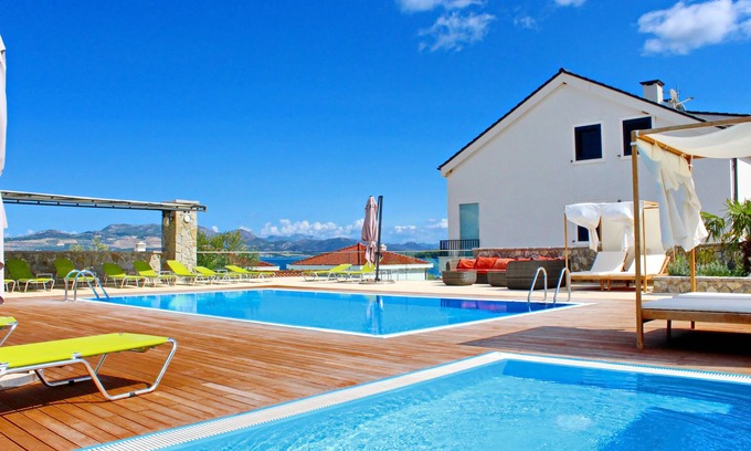 Drace Apartamento | Apartments Kula - Apartamento de tres habitaciones con balcón y vista al mar-B5