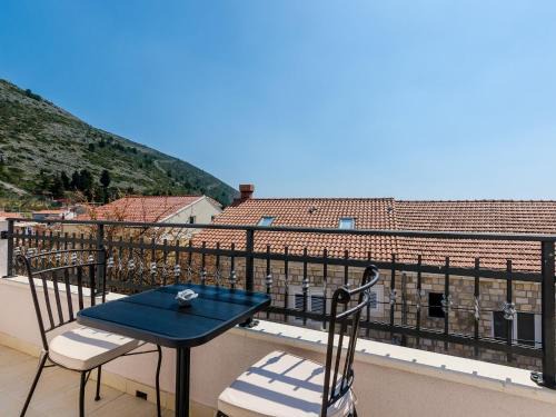 Gruz Apartamento | Apartments Life - One Bedroom Apartment with Balcony and Sea View