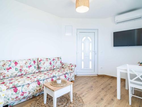 Lozica Apartamento | Apartments Lovro - One bedroom apartment with Balcony and Sea View 3