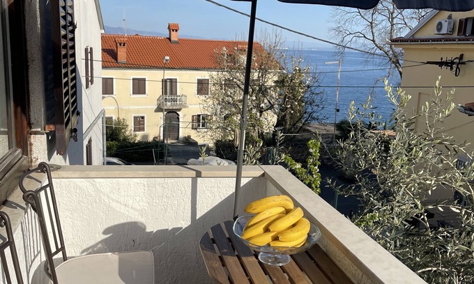 Volosko Apartamento | Apartments Matacin with sea view 2 + 2, parking, wifi