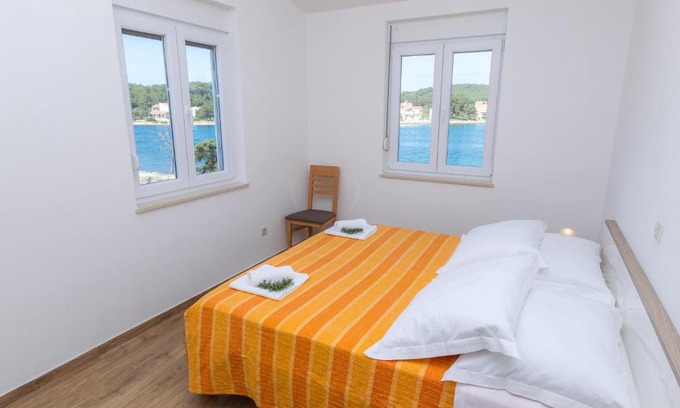 Veli Rat Apartamento | Apartments Medini