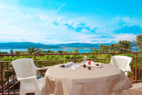 Arbanija Apartamento | Apartments Uljevic-close to the beach