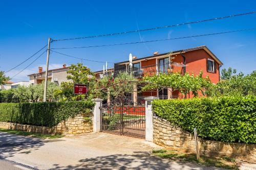 Fiorini Apartamento | Apartments Villa Amaryllis