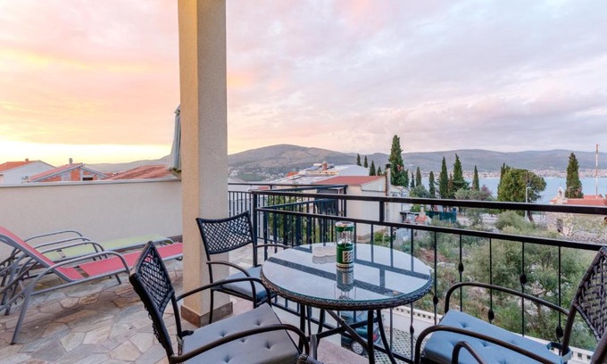 Okrug Donji Apartamento | Apartments Villa Kameja