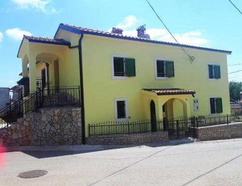 Kastelir Apartamento | Apartments with a parking space Kastelir, Central Istria - Sredisnja Istra - 17528