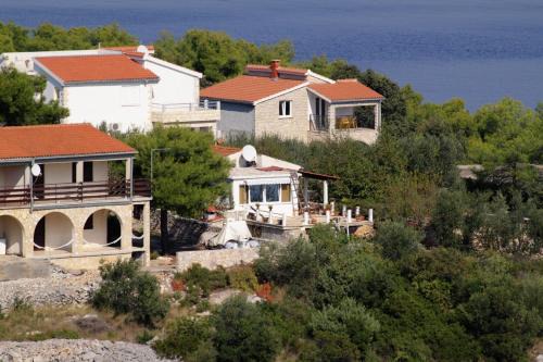 Rogac Apartamento | Apartments with a parking space Rogac, Solta - 5165