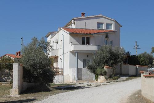 Liznjan Apartamento | Apartments with a parking space Liznjan, Medulin - 7240