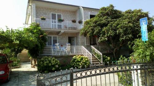Mirce Apartamento | Apartments with a parking space Mirca, Brac - 730