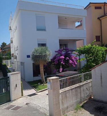 Pirovac Apartamento | Apartments with parking space Pirovac, Sibenik - 15320