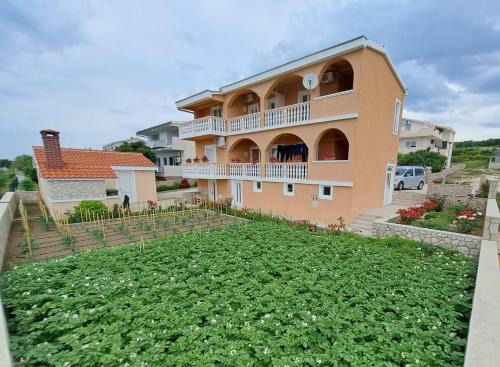 Rtina Apartamento | Apartments with parking space Rtina - Miocici, Zadar - 13072