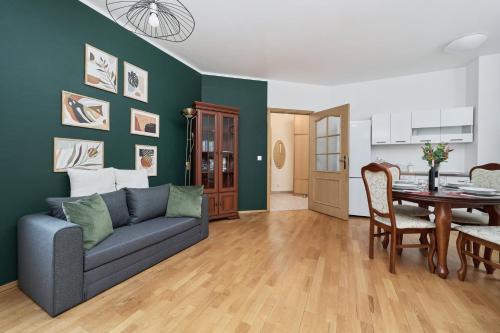Fabryczna Apartamento | Apartments Wrocław Bajana by Noclegi Renters