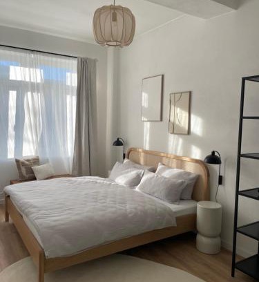 Radeberg Apartamento | ApartNaest Radeberg - vollausgestattete 1 - 4 Zimmer Apartments I 24h flexibler mobiler Check-in via Link I Parkplatz auf Anfrage I Platz für bis zu 60 Personen