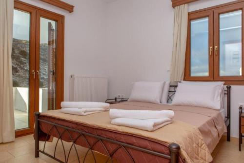 Aperathos Apartamento | Apiranthian house-Panoramic view Cycladic Naxos