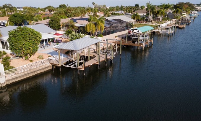 Apollo Beach Casa | Apollo Beach Oasis - On the bay