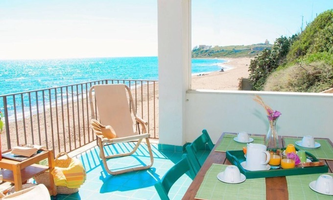 Marinella di Selinunte Apartamento | Apollo's Terraces Beach apartments less than 20 m from the sea! Ponente