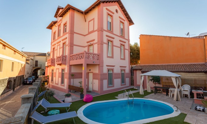 Oristano Historic Centre Apartamento | apartamento céntrico para 6 personas con jacuzzi y piscina