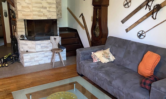 Saint-Martin-de-Queyrieres Apartamento | Appartement Duplex de 2 Chambres Pour 6 Personnes