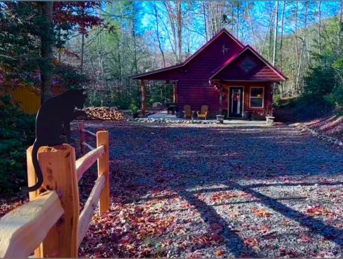Murphy Casa | Appalachian Mountain Cabin-Updated-Private-Rafting on Ocoee River-Hiking-Waterfalls-WiFi-Pets OK