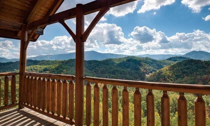 Gatlinburg - Pigeon Forge Casa | Appalachian Villa