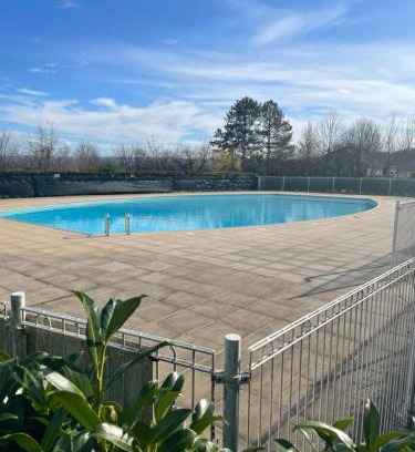 Sainte-Suzanne Apartamento | Appart 41 Montbéliard: calme et cosy + piscine