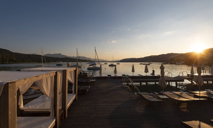 Poertschach am Woerthersee Apartamento | Appartement Direkt am Wörthersee mit Privatstrand und Reserviertem Parkplatz