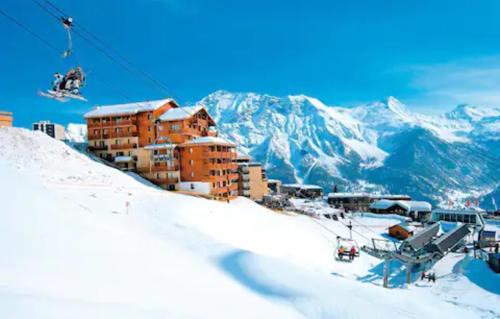 Orcieres-Merlette Apartamento | Appart chaleureux au pied des pistes avec piscine