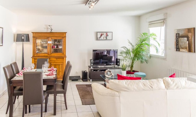 Decines-Charpieu Apartamento | Appart'cosy Lyon Est