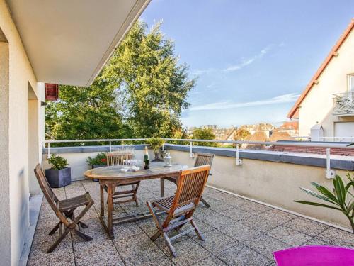 Merville-Franceville-Plage Apartamento | Appartement spacieux 70m², piscine, parking, près plage et commerces - FR-1-788-38