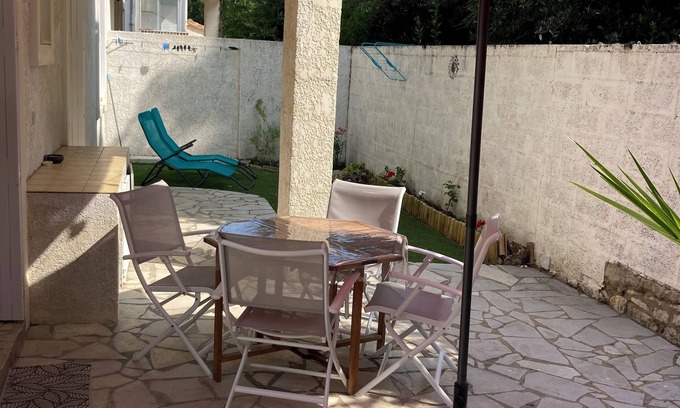 Saint-Georges-de-Didonne Apartamento | Appartement à Quelques pas de la Plage de Vallieres et du Centre de St Georges