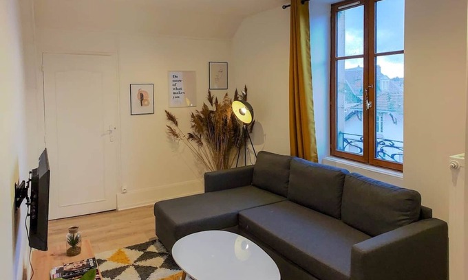 Belfort Apartamento | Appart'Hôtel Le Strasbourg - RENOVADO, CALMA Y NETFLIX