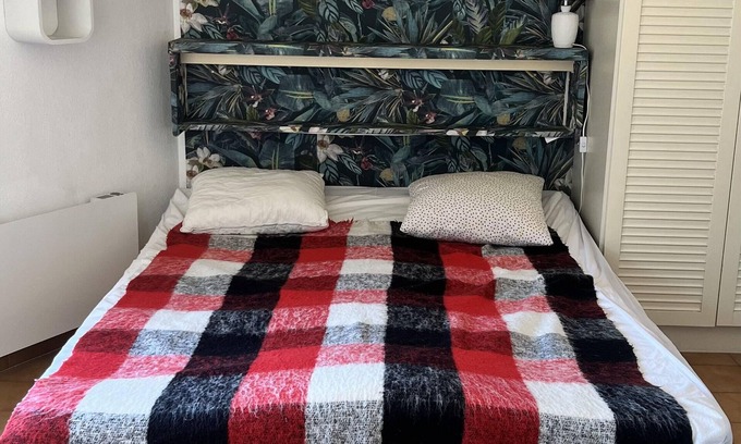 Hyeres Apartamento | Appart les Salins sleeps 6