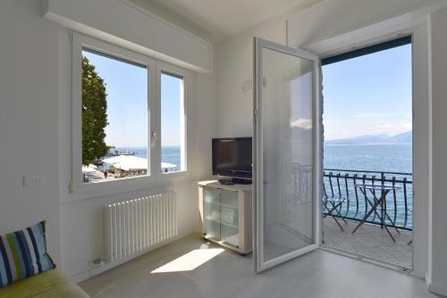 Torri del Benaco Apartamento | Appartamento a 5 metri dal lago