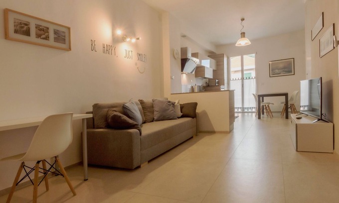 Lavina Apartamento | Appartamento Centralissimo 6 Posti Letto a Pochi Metri dal Mare