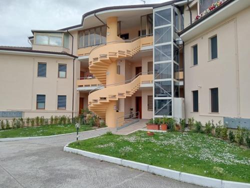 Sant'Omero Apartamento | Appartamento Colliwood