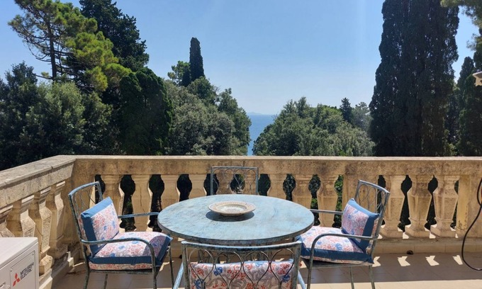 Cavo Apartamento | Appartamento con Terrazza Vista Mare , Aria Condizionata Accesso al Mare