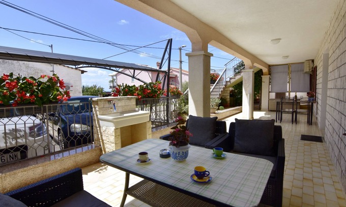 Murine Apartamento | Appartamento Erin con 2 Bagni, 2 Condizionatori D'aria, Terrazzo
