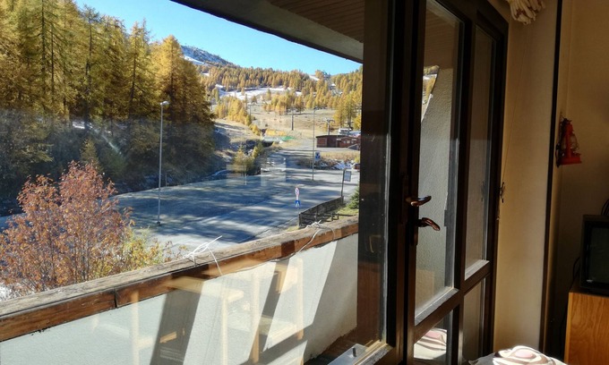 Borgata Sestriere Apartamento | Appartamento Bilocale 5 Posti Letto Fronte Montagne e Piste da sci