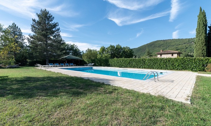 Chiusi della Verna Otro | Appartamento Falco Piccolo con vistas a la montaña, piscina, jardín y Wi-Fi