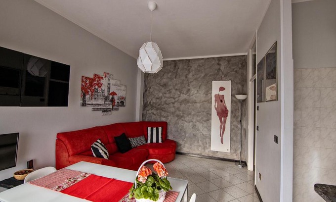 Arona Apartamento | Appartamento nel cuore di Arona - box privato