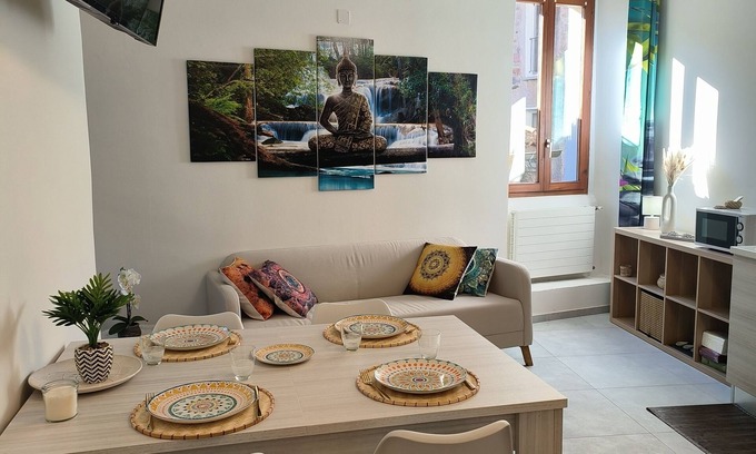 Morcote Apartamento | Appartamento Nuovo a Morcote Stile Zen nel Centro Storico con Animali Ammessi