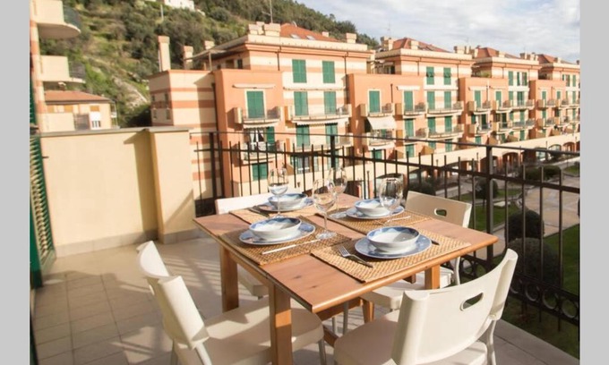 Varazze Apartamento | Appartamento ristrutturato con terrazzo
