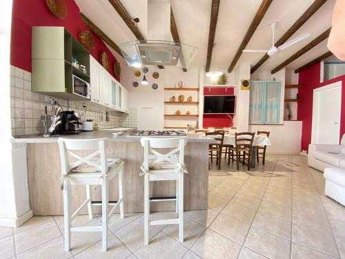 Sant'Anna Arresi Apartamento | Appartamento Rosso