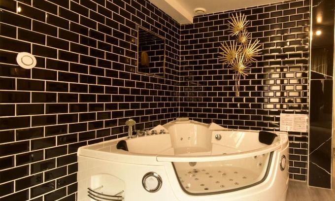 Verneuil-sur-Avre Apartamento | Appartement jacuzzi Gold&Night