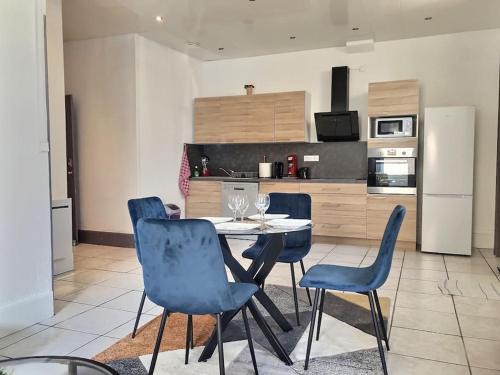 Amberieu-en-Bugey Apartamento | Appartement Élégant et Confortable coté gare
