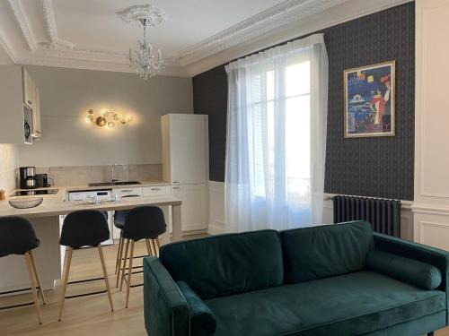 Vieux Vichy Apartamento | Appartement Équipé avec Balcon au Cœur de Vichy - Proche Thermes et Commerces - FR-1-489-362
