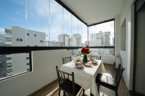 Ain Harrouda Apartamento | Appartement 2 Chambres à Coté avec Grand Balcon, Piscine, Aire de Jeux pour Enfants et Jardin