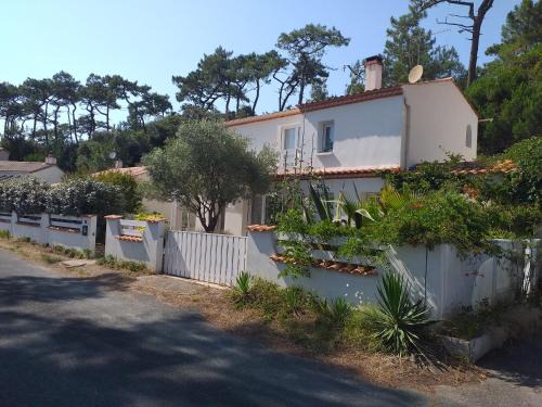 La Tranche-sur-Mer Apartamento | Appartement 3 chambres 6 pers rez de Jardin 5min plage quartier du Phare Location du dimanche au dimanche en juillet et aout