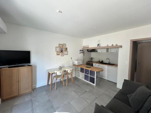 Gard Rhodanien Apartamento | Appartement 40 m2 avec parking et petite terrasse
