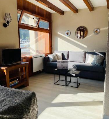 Saint-Lary-Soulan Apartamento | Appartement 58 m2 avec PISCINE INTÉRIEURE Vue Montagne Centre Village , Parking Privé