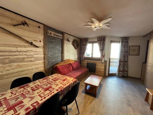 Val Cenis Apartamento | Appartement 6 personnes spacieux au pied des pistes, proximité télécabine, commerces et services - FR-1-508-26